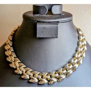 Vintage Unsigned Heavy Chunky Soft Gold Acanthus Link Choker 13"-17" Necklace